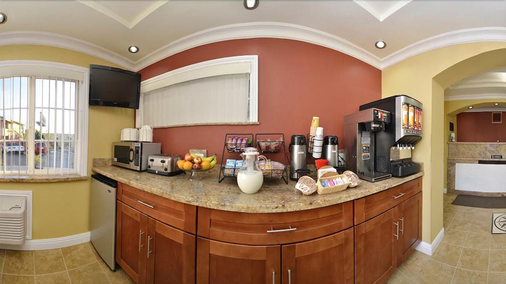 Rodeway Inn & Suites Near The Coliseum & Arena Oakland Bagian luar foto