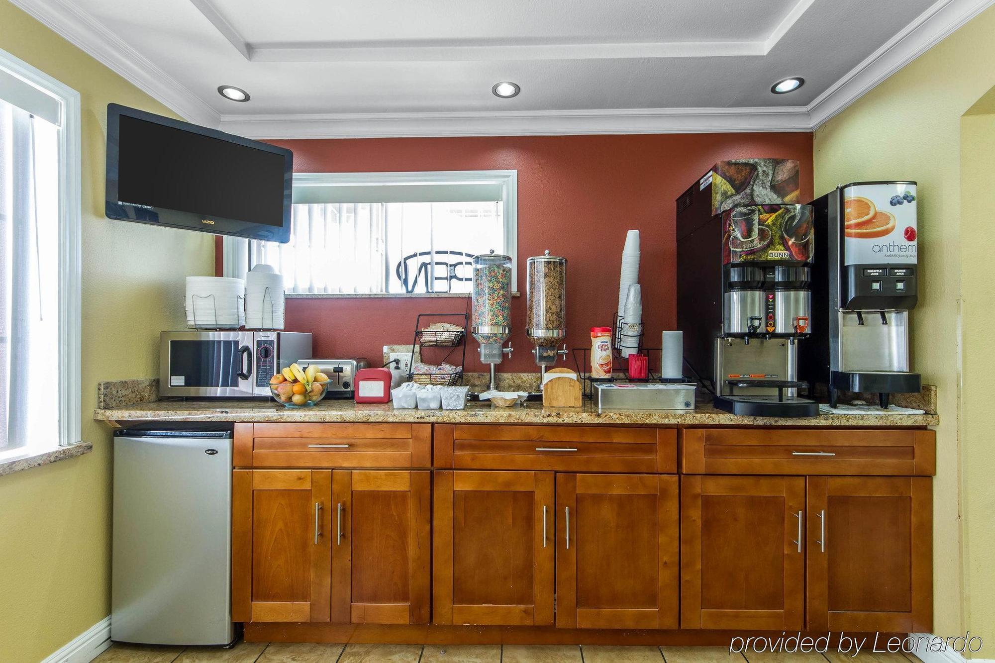 Rodeway Inn & Suites Near The Coliseum & Arena Oakland Bagian luar foto