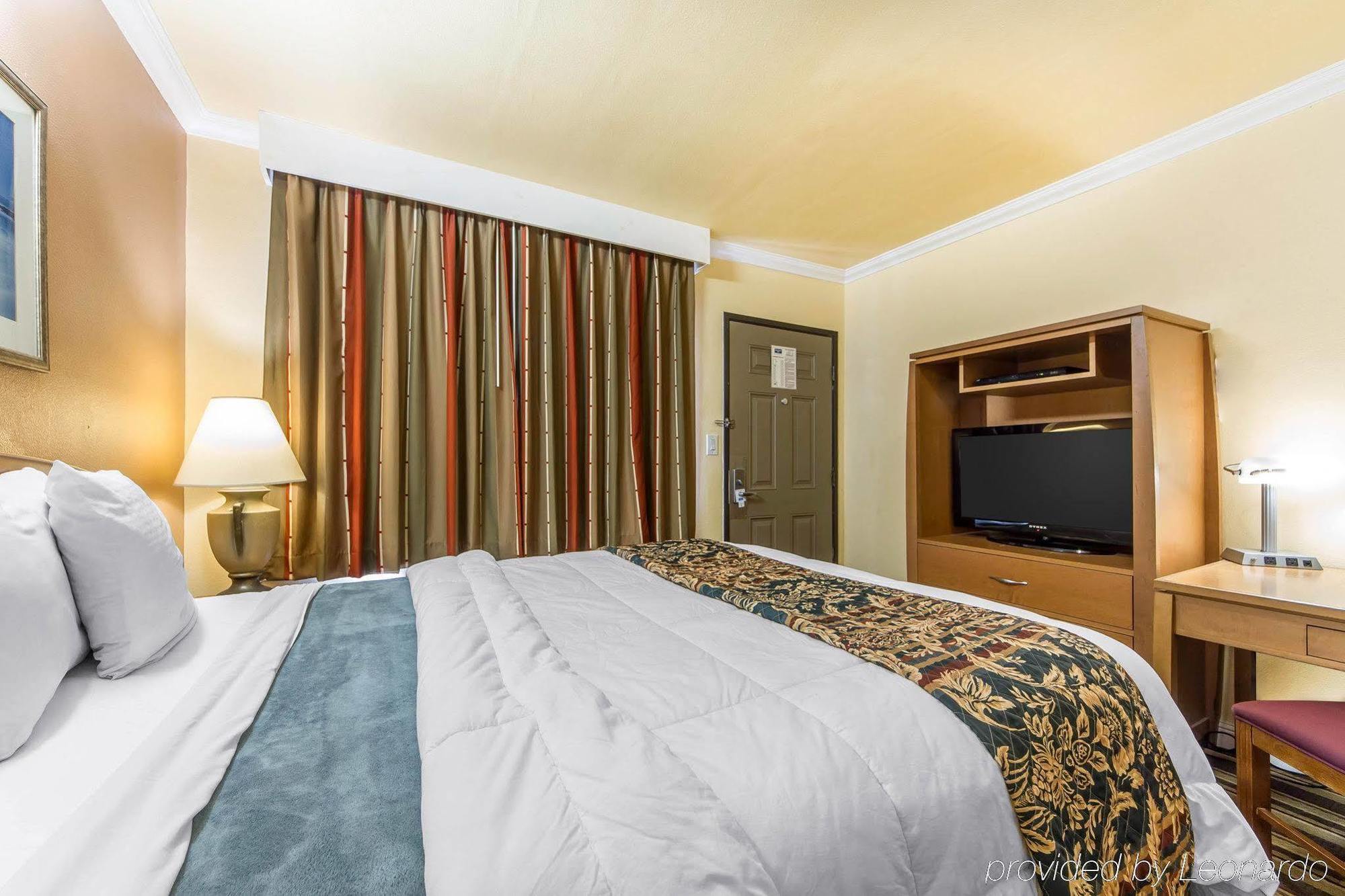 Rodeway Inn & Suites Near The Coliseum & Arena Oakland Bagian luar foto