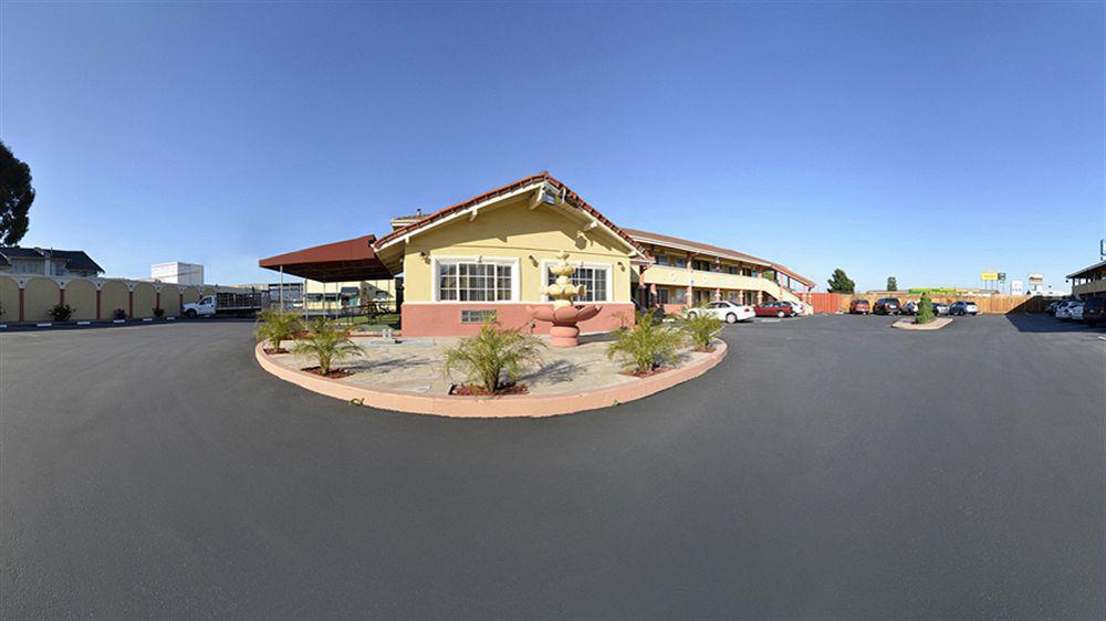 Rodeway Inn & Suites Near The Coliseum & Arena Oakland Bagian luar foto